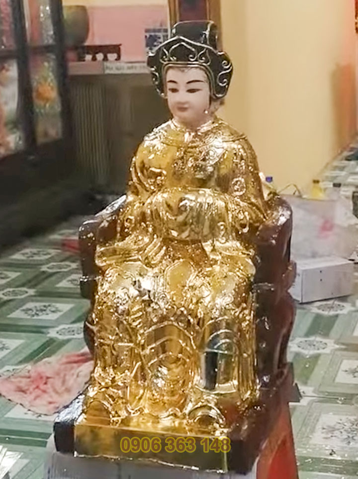 Tác phẩm dát vàng 24K do tiệm Kim Tín thếp